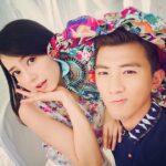 Gao Yuanyuan Instagram - @ryandazuo 为了抢镜，我只能如此了。八十年代挂历照就是这风格吧👧👦