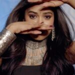 Garima Chaurasia Instagram – Wait for the transition 🤌🏻✨👀
.
.
#maulameremaula #aankheinteri #gimaashi #reels #gimaians