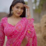 Garima Chaurasia Instagram – Finally on this sound💖
Meri Gulabi Sadi toh abhi ayi h guys🤪
.
Saree from : @_antique_fashion_ 
#gimaashi #gulabisadi🌸💗 #gulabi #sareelove #gimaians #reels