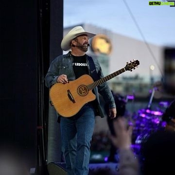 Garth Brooks Instagram - Edmonton, THANK YOU for reminding me why Canada is one of the BEST places to play Country Music! 2 nights in #YEG, life is good!!!!! love, g