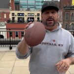 Garth Brooks Instagram – Opening weekend for @friendsbarnash 
Game on!!!! love, g
