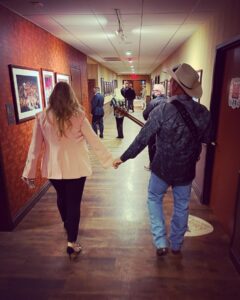 Garth Brooks Instagram - Celebrating the greatest family to be part of #Opry5000 with my best friend!!!! love, g