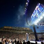 Garth Brooks Instagram – GO IRISH!!!!!!! love, g