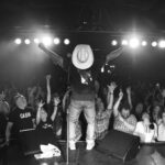 Garth Brooks Instagram - There’s no place like home! #DiveBarOKC love, g