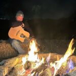 Garth Brooks Instagram – Standing outside the campfire!!!! love, g 

Click link in bio to watch #StudioG