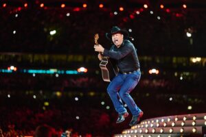 Garth Brooks Instagram - Happy Birthday, Garth!!!!

Join us in wishing Garth a HAPPY BIRTHDAY!! Post your messages below! - Team Garth