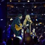 Garth Brooks Instagram - Louisiana, anyone is f*cking lucky to come play for you!!!! Thank you for tonight! Thank you for my life!!! love, g #garthatsugarbowl