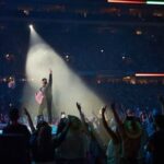 Garth Brooks Instagram - Louisiana, anyone is f*cking lucky to come play for you!!!! Thank you for tonight! Thank you for my life!!! love, g #garthatsugarbowl