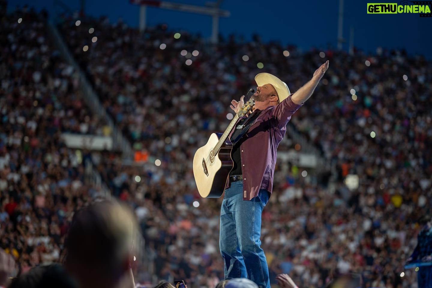 Garth Brooks Instagram - SALT LAKE CITY!!! I can’t THANK YOU enough…THANK YOU for a second chance!!!! love, g #GARTHinSALTLAKE #slc