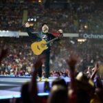 Garth Brooks Instagram - Louisiana, anyone is f*cking lucky to come play for you!!!! Thank you for tonight! Thank you for my life!!! love, g #garthatsugarbowl
