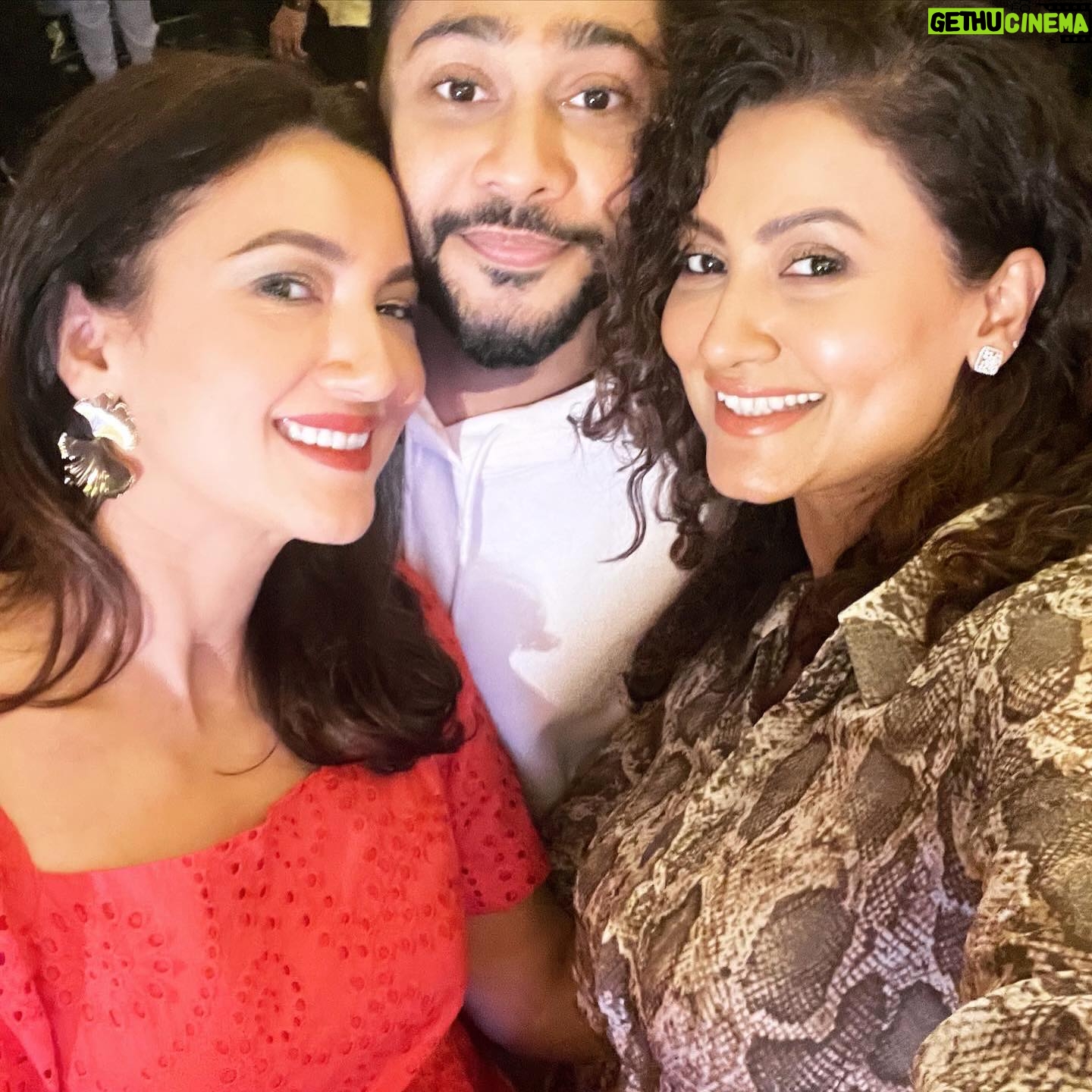 Gauahar Khan Instagram - My Happy Girl ! My crazy sister ! My irritating nautanki ! My accent wali firang behen ! I promise to be ur alarm clock forever . Hehehehhe , you are the cutest . I love you . May Allah bless you with the best on this birthday and forever more . Always making best memories. U deserve the best of comfort and love n good health , n may Allah gift you with this n more beyond your imagination. Ameen . Miss you . As much as I called u a bull all my life , Allah gave me my very own bull too , my Zehaan is a taurian too . Hahahaha life is special . Alhamdulillah. Have fun my Nix ! ❤️😘🍰 happy birthday @nigaarzkhan you are such an amazing khala to my Zehaan , thank u for everything. 🍰😘 #nikkiammi