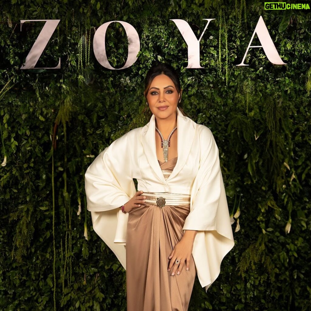 Gauri Khan Instagram - Lovely to join Zoya’s Business Head @amanpreet to celebrate Zoya’s journey of creating jewellery that is rare and meaningful. As a maison of luxury, Zoya makes India proud. @zoyajewels @shantanunikhil #ZoyaJewels #TheDiamondBoutique #ZoyaATATAproduct #Zoya @cloverconnect.in