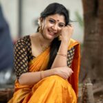 Gayathri Shan Instagram - கண்சிமிட்டும் தீயே… 💛 . . . 📸 @madhan_swamynathan