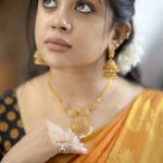 Gayathri Shan Instagram - Morning vibes 🫶 ##கண்ணத்தொறந்ததும்சாமி #கண்ணத்தொறந்ததும்சாமி Lyricist @pottuvil_asmin @saregamatamil 📸 @madhan_swamynathan @joshapp.tamil