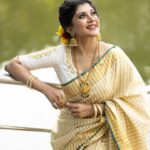 Gayathri Shan Instagram - பார்வை பூத்திட… பாதை பார்த்திட… பாவை ராதையோ வாட… 🕊️🤍