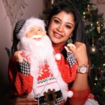Gayathri Shan Instagram - MERRY CHRISTMAS 🎅🏻🎄🥂
