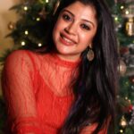 Gayathri Shan Instagram - MERRY CHRISTMAS 🎅🏻🎄🥂