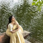 Gayathri Shan Instagram - 🌼❣️ . . . Hair @shanthimakeupstudio Photo @saranjphotography Blouse @justforeves Jewels @chennai_jazz