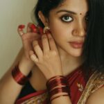 Gayathri Shan Instagram - கண்கள் இரண்டால்… என்னை கட்டி இழுத்தாய் !!! 🔥❣️ . . . 📸 @explorashots
