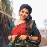 Gayathri Shan Instagram - தமிழனின் பெருமையை தரணிக்கு உணர்த்திட தைத்திருநாள் வந்து கிடைத்தது வரமெனத்தான்... கவலைகள் மறந்திட கதவுகள் திறந்திட தினம்தினம் மகிழுவோம் அனைவரும் இணைந்து விட்டால்... அனைத்து அன்பு உறவுகளுக்கும் தமிழர் திருநாள் நல்வாழ்த்துக்கள்🙏🏼❣️ happy Makar Sankranti! 🎉 📸 @varuun.jpg 🥻 @kaithari_nesavu_sarees 🪮 @shalini_hairartist