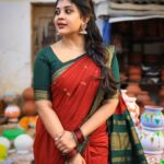 Gayathri Shan Instagram - தமிழனின் பெருமையை தரணிக்கு உணர்த்திட தைத்திருநாள் வந்து கிடைத்தது வரமெனத்தான்... கவலைகள் மறந்திட கதவுகள் திறந்திட தினம்தினம் மகிழுவோம் அனைவரும் இணைந்து விட்டால்... அனைத்து அன்பு உறவுகளுக்கும் தமிழர் திருநாள் நல்வாழ்த்துக்கள்🙏🏼❣️ happy Makar Sankranti! 🎉 📸 @varuun.jpg 🥻 @kaithari_nesavu_sarees 🪮 @shalini_hairartist