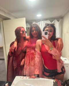 Gayatri Bhardwaj Instagram - Holi haiiiii💃🏽🌺💦