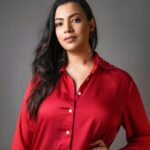 Geetha Madhuri Instagram - In frame @singergeethamadhuri Makeup hair and styling @emraanartistry @hyderabadbeautycentre @galaeyelashesartistry Outfit by @krithi_keerthi @queena_designs Photography @csk_cliks #geethamadhuri #singer #geethamadhurisinger