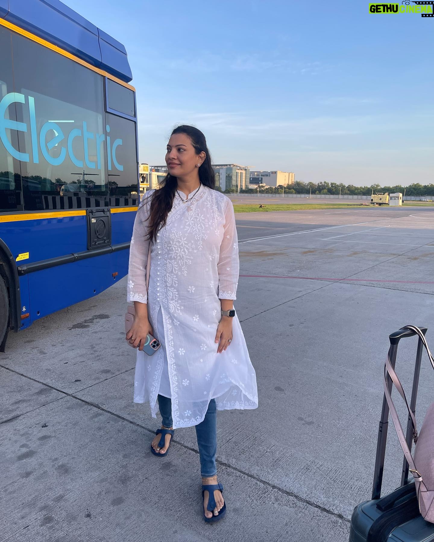 Geetha Madhuri Instagram - @mkchikanworks