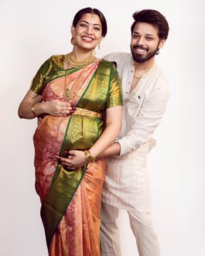 Geetha Madhuri Instagram - PC - @guntiartstudio 

@that_actor_nandu @daakshaayani_prakruthi 

Prakruthi’s outfit - @chandamama_designerstudio
