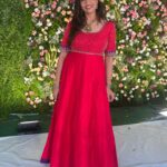 Geetha Madhuri Instagram – Outfit – @sridesigns_by_sravanthi 
Jewellery – @hanusri__collections