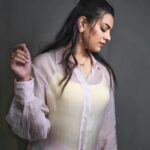 Geetha Madhuri Instagram - In frame @singergeethamadhuri Hair makeup & styling me @emraanartistry @hyderabadbeautycentre @galaeyelashesartistry Outfit by @krithi_keerthi @queena_designs Photography @csk_cliks