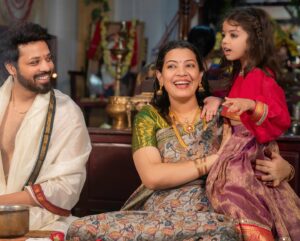 Geetha Madhuri Instagram - Seemantham Veduka !!! 

PC - @guntiartstudio 
Decoration- @vinnus_classy_events
Bommalu - @shubhamasthu_pellisamagri