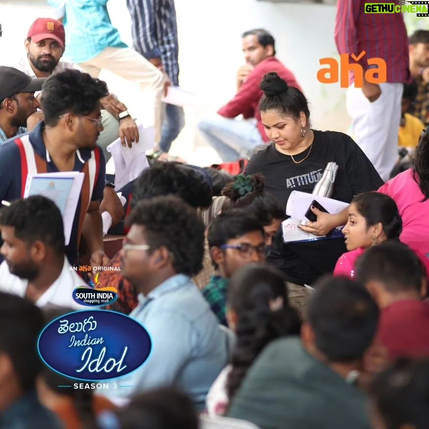 Geetha Madhuri Instagram - #TeluguIndianIdolS3 Mega Auditions received an amazing response. π€ππ @musicthaman @singergeethamadhuri @karthikmusicexp @fremantleindia #hyderabad @southindiashopping #hyderabad #indianidol