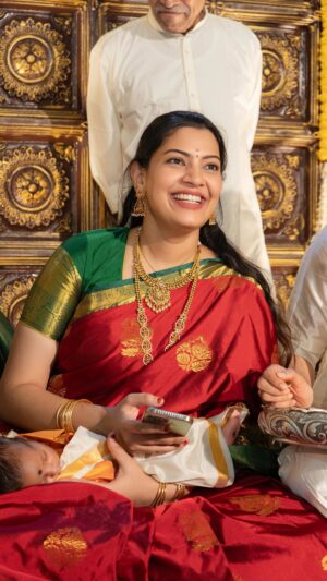 Geetha Madhuri Instagram - ‘Dhruvadheer Tharak’ Naamakaranam

Photography @guntiartstudio 

Decor @pachathoranamdecors 

Asst by @alimineti_saikumar @chanti_1619 @narendra_navuluri @saikrishna.gunti @p_umma_maheshwar_rao Prasanna kumar Venky