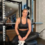 Gemma Atkinson Instagram - #ad My new drop with @inthestyle is launching THIS SUNDAY and as always you can 𝐖𝐈𝐍 𝐘𝐎𝐔𝐑 𝐅𝐀𝐕𝐄 𝐋𝐎𝐎𝐊! This collection drops 7pm Sunday on the ITS app. I love the pieces. We tried to mix gym wear with throw on comfy school run outfits too. I hope you’ll all love as much as I do! 🤗 It’s a range for everyone, whether you’re off to the gym, you need something comfy to run errands in or just chilling around the house! The range comes in sizes 6-24 🤍 Make sure you download the In The Style app ahead of the launch on Sunday at 7pm. To celebrate, we’re also giving you and your mate 𝐖𝐈𝐍 𝐘𝐎𝐔𝐑 𝐅𝐀𝐕𝐄 𝐋𝐎𝐎𝐊! For your chance to 𝐖𝐈𝐍: 1️⃣ LIKE this post 2️⃣ TAG your bestie you’d share it with 👯‍♀️ 3️⃣ Make sure you both FOLLOW @inthestyle & me @glouiseatkinson Good luck! 🤎 The comp winners will be announced Sunday before launch at 7pm on the @inthestyle stories. Thank you for all your support 😄