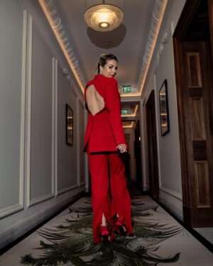 Gemma Atkinson Instagram - Coz imma boss! (Well, I felt like one in this power suit!) ♥️ Worked with @ryankaystyles again for Pride Of Britain Awards. He introduced me to the Manchester brand @samaiiraofficial  At my fitting Samaiira asked how I was and I said I’m Great but my body doesn’t look how it did yet, and red carpets are always daunting ect… She then said “I understand. I’ve been there” She told me about her battles with postpartum depression & how that was the driving force in her doing her brand, to empower woman and young girls. Made bespoke to the individual, be it for a prom, an event or wedding so we feel our best! It made perfect sense for me to wear her designs. Ryan then sourced my shoes, diamonds and broach and the lovely @emjedit came and did my glam using all cruelty free products 💚 She’ll post to her grid. 
📸 @gorka_marquez