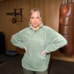 Gemma Atkinson Instagram - #ad My new drop with @inthestyle is launching THIS SUNDAY and as always you can 𝐖𝐈𝐍 𝐘𝐎𝐔𝐑 𝐅𝐀𝐕𝐄 𝐋𝐎𝐎𝐊! This collection drops 7pm Sunday on the ITS app. I love the pieces. We tried to mix gym wear with throw on comfy school run outfits too. I hope you’ll all love as much as I do! 🤗 It’s a range for everyone, whether you’re off to the gym, you need something comfy to run errands in or just chilling around the house! The range comes in sizes 6-24 🤍 Make sure you download the In The Style app ahead of the launch on Sunday at 7pm. To celebrate, we’re also giving you and your mate 𝐖𝐈𝐍 𝐘𝐎𝐔𝐑 𝐅𝐀𝐕𝐄 𝐋𝐎𝐎𝐊! For your chance to 𝐖𝐈𝐍: 1️⃣ LIKE this post 2️⃣ TAG your bestie you’d share it with 👯‍♀️ 3️⃣ Make sure you both FOLLOW @inthestyle & me @glouiseatkinson Good luck! 🤎 The comp winners will be announced Sunday before launch at 7pm on the @inthestyle stories. Thank you for all your support 😄
