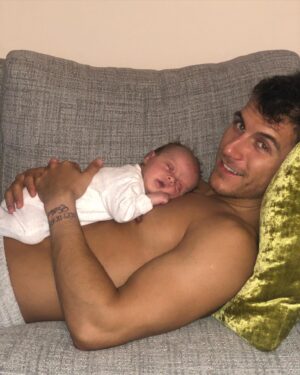 Gemma Atkinson Instagram - Happy Father’s Day! 
Your last one as just a girl dad 🥰 
They say a dad is his sons first hero and his daughters first love.
It’s definitely the case so far for you and Mia. Enjoy your day @gorka_marquez and thanks for looking after us all ❤️