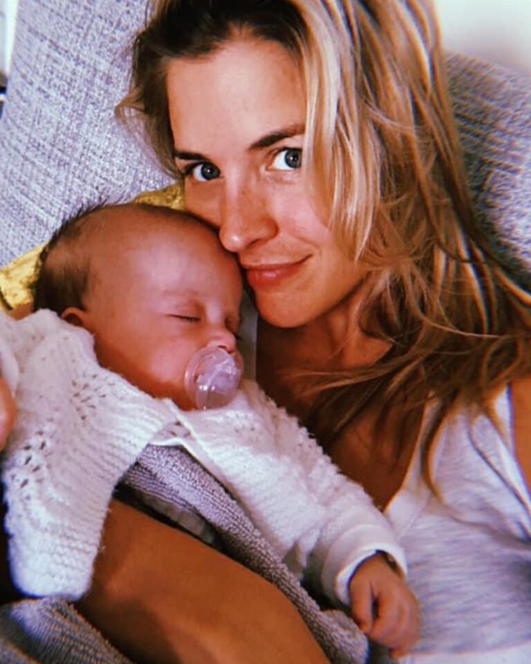 Gemma Atkinson Instagram - I finish work in 2 weeks. I’m mentally trying to prepare myself for this level of exhaustion again but around an actual school run for Mia while Gorka will be away filming Strictly 🤦🏼‍♀️😂 Shits getting real! Any tips on the jump from 1 to 2 as well as the first starting school Greatly appreciated ⬇️🙏
