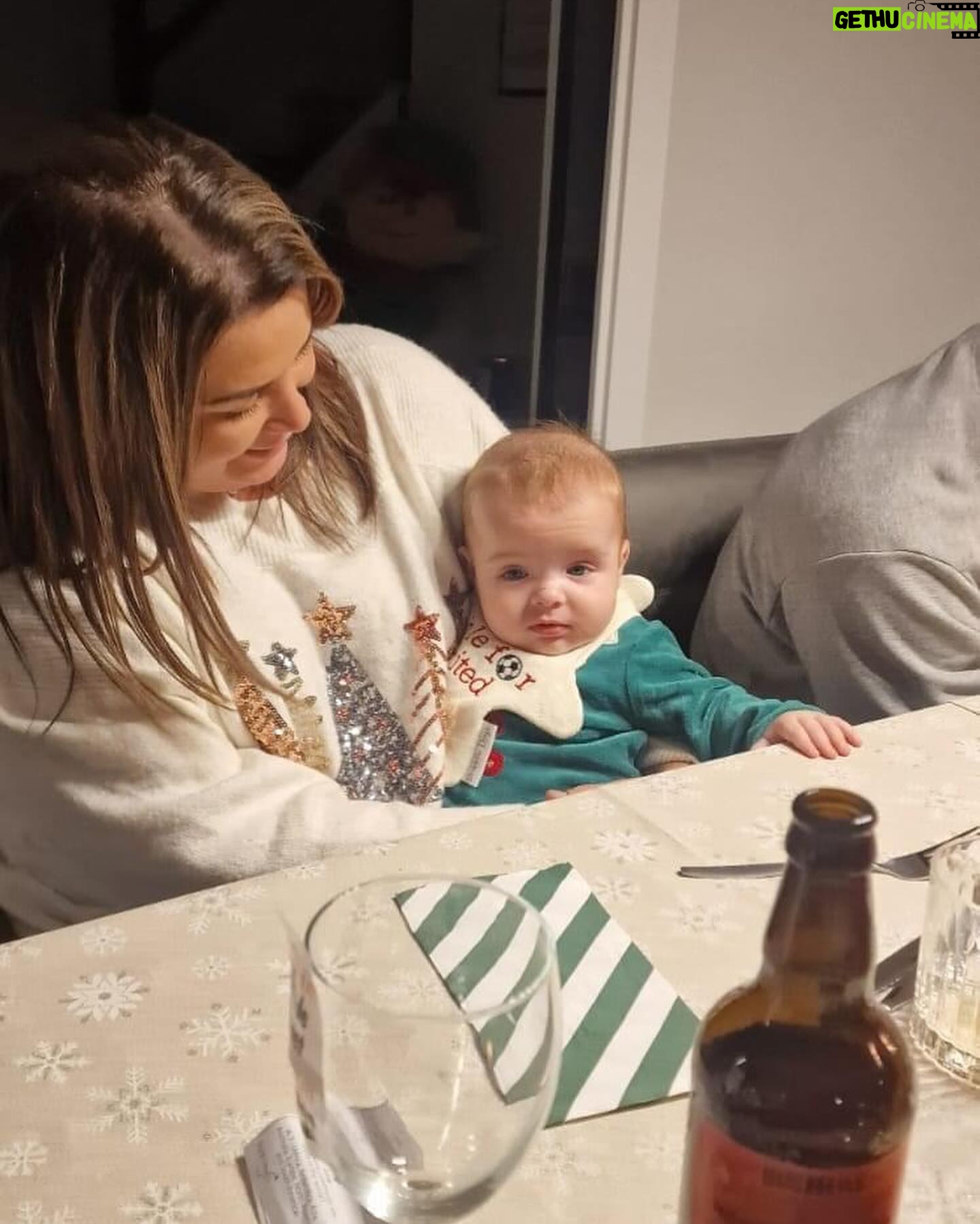 Gemma Atkinson Instagram - We all spent the day with face paint and glitter tattoos curtesy of Miaβs new shop π I took all of two pictures yesterday so had to steal most of these from my sister. Had so much fun! Gorks smashed the Christmas dinner ππ½ Mia and Thiago had a blast! Today, we go again but up at my sisters house (thank god as ours is on its arse) Hope you all had a lovely day! πβ₯οΈ