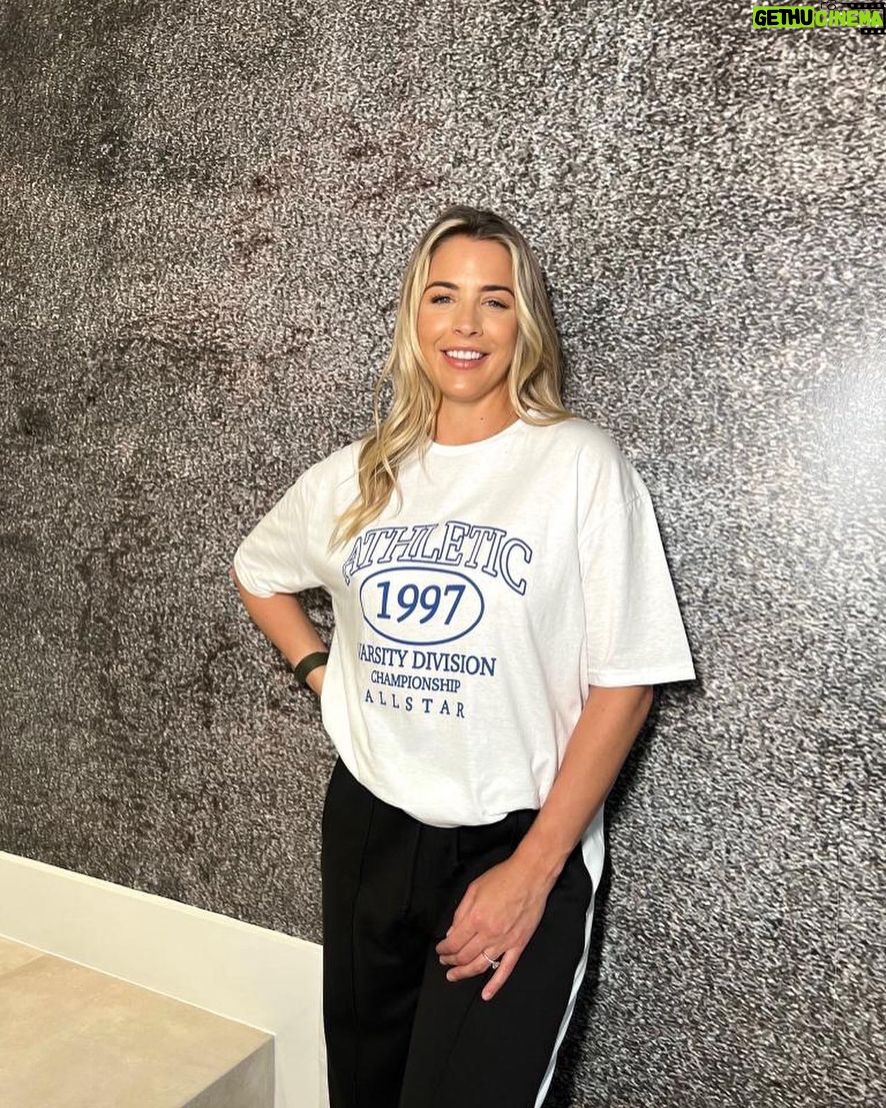 Gemma Atkinson Instagram - Here we go! My BRAND NEW collection with @inthestyle has just launched on the app!ππ€ #ad The feedback from this collection has been amazing and Iβm so glad you all love it as much as I do! I really wanted to create some wardrobe staples for this autumn that you can just chuck on as I realise now more than ever we have no time ππ€¦πΌββοΈ quick and comfy all the way! Thank you for all the support π€π