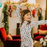 Genevieve Padalecki Instagram - Christmas eve mood 🌟