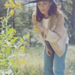 Genevieve Padalecki Instagram - Hey #ATX Friends! Come join the celebration of farmers & chefs here in town with @fieldguidefest on April 20th! If you love (delicious) food & learning where your food comes from, this weekend event is one to savor. Lively cooking demonstrations. Live music. And delicious food that will make you feel alive. Go check it out. Tap the link in my bio or visit FieldGuideFest.com! #Austin #AustinTexas #foodstagram