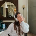 Genevieve Padalecki Instagram - Eclipse energy in full swing. What a beautiful reminder that we are intricately connected to the universe. What are you calling in during this potent time for transformation? How can you make room for more you? What steps can you take to walk the path that resonates with your soul’s calling? Share with me in the comments below. ☀️🌒✨
