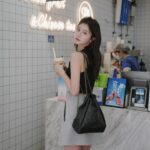 Genie Chen Instagram - 忙到忘記發文的最近 終於可以穿著新品出遊 (͒ ⓿ᴥ⓿ )͒ (一抵達先用麻辣毛肚慰勞自己) @GEENI_OFFICIAL 今日新品上架 ☁️