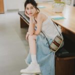 Genie Chen Instagram - Thursday ㋡ ⠀⠀⠀⠀⠀⠀⠀⠀⠀⠀⠀⠀ 被大雨吵醒的早晨，我的第一雙gucci白鞋，一起飛翔跑跳拉 ʚ @gucci #gucci