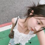 Genie Chen Instagram - Thursday ㋡ ⠀⠀⠀⠀⠀⠀⠀⠀⠀⠀⠀⠀ 被大雨吵醒的早晨，我的第一雙gucci白鞋，一起飛翔跑跳拉 ʚ @gucci #gucci