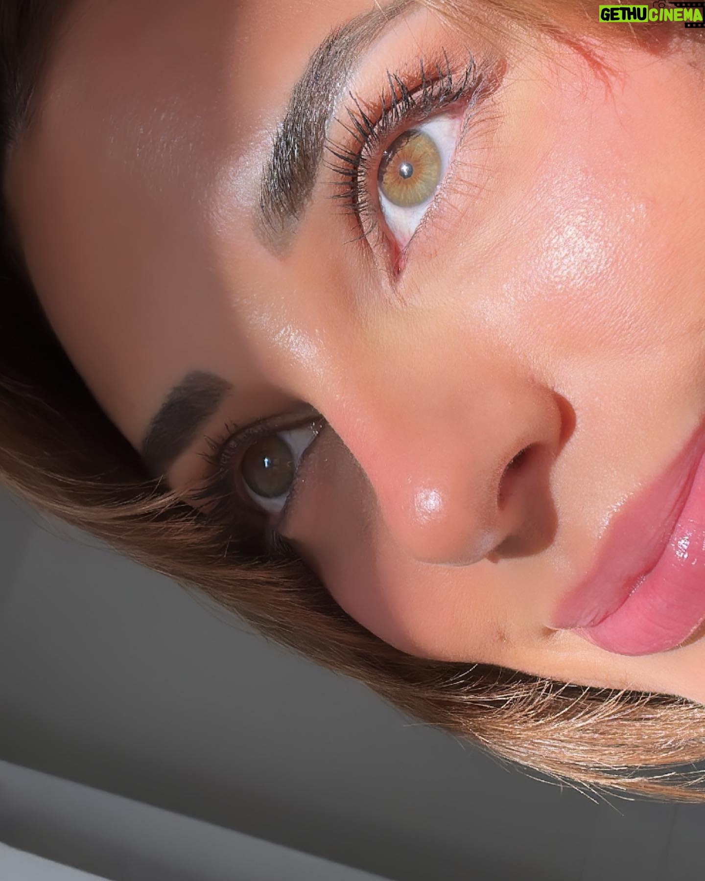 Georgia Hassarati Instagram - hey cuties wyd