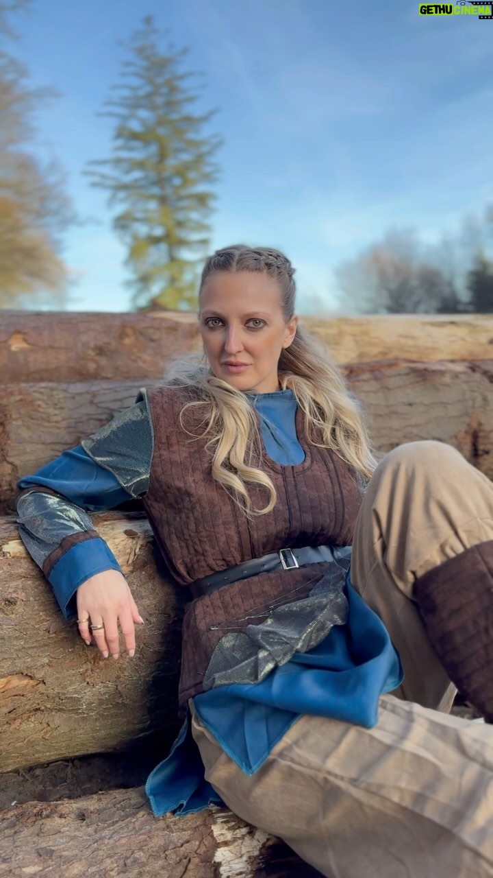 Georgia Hirst Instagram - @vikingrise .. play for free NOW! Check the code out in my stories. ⚔️⚔️⚔️ ad