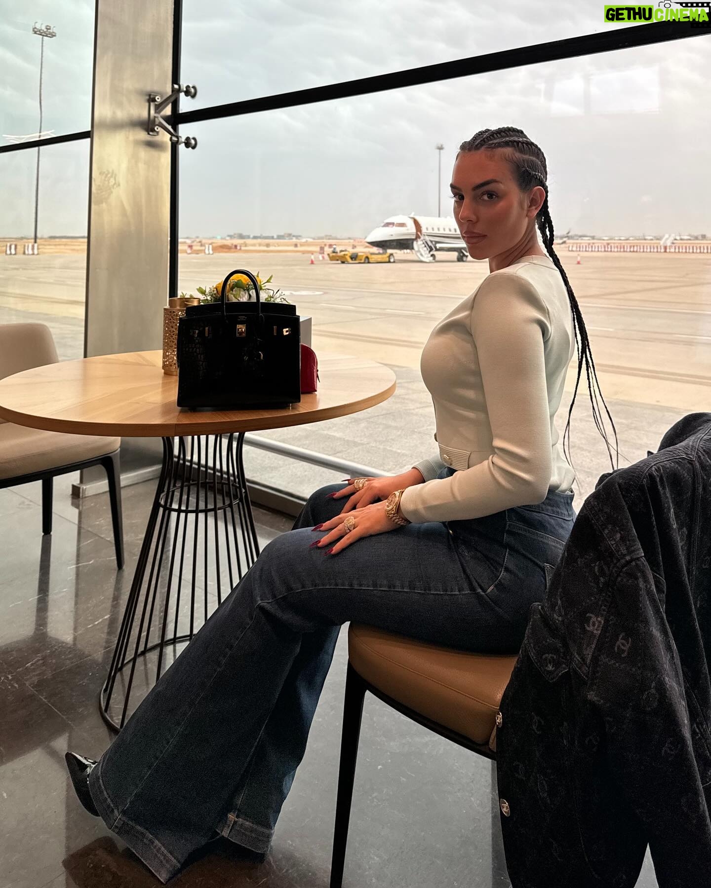Georgina Rodríguez Instagram - Dos días para dos 👩❤️👨